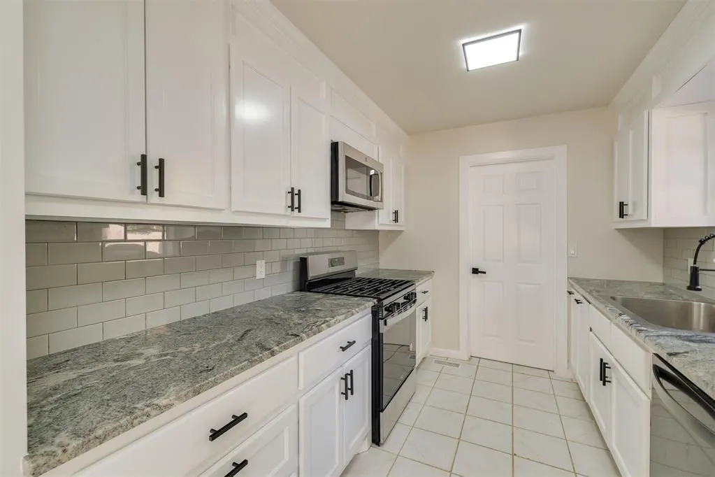 Photo 8 — 7417 NW 7th Street, Oklahoma City, OK 73127