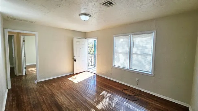 Photo 5 — 913 NW 99th Street, Oklahoma City, OK 73114