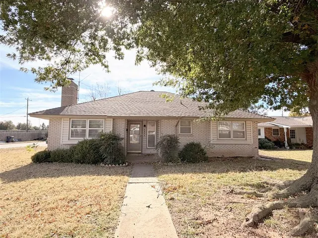Front exterior — 5800 NW 45th Street, Warr Acres, OK 73122