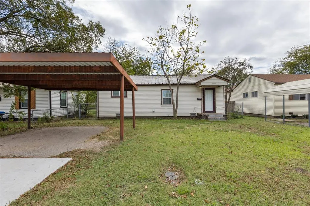 Photo 3 — 1408 8th Ave NW, Ardmore, OK 73401