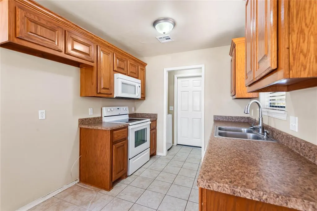Photo 6 — 10 Peach Street, Ninnekah, OK 73067