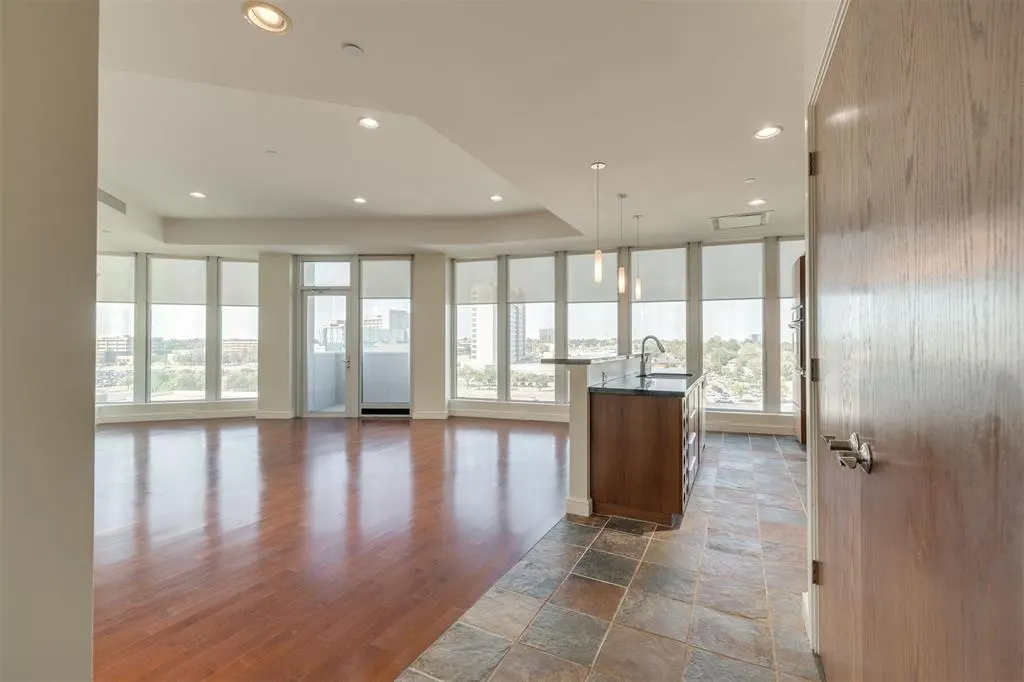 Photo 4 — 5900 Mosteller Drive 73, Oklahoma City, OK 73112