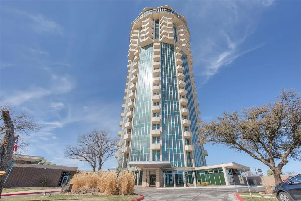 Photo 17 — 5900 Mosteller Drive 73, Oklahoma City, OK 73112