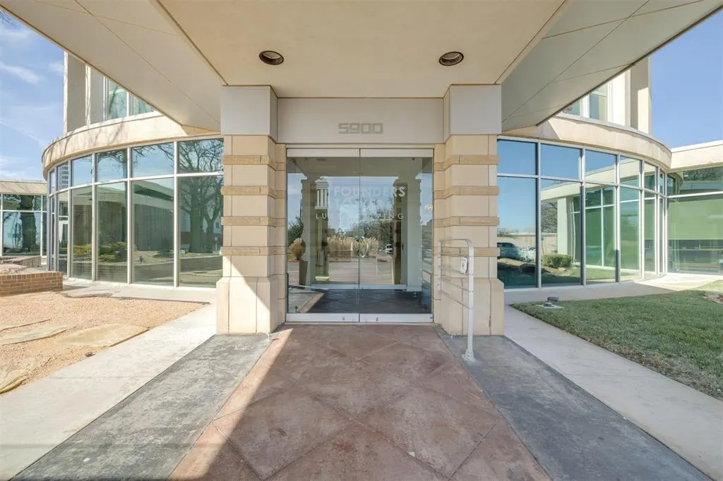 Photo 19 — 5900 Mosteller Drive 73, Oklahoma City, OK 73112