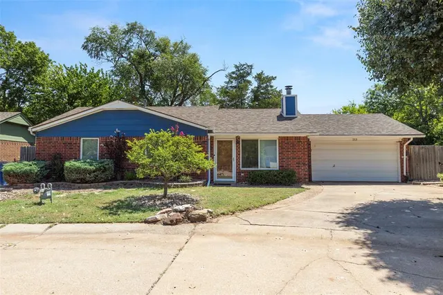 Photo 2 — 213 Timbercrest Court, Stillwater, OK 74075
