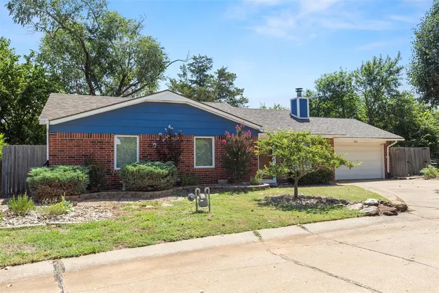 Photo 3 — 213 Timbercrest Court, Stillwater, OK 74075