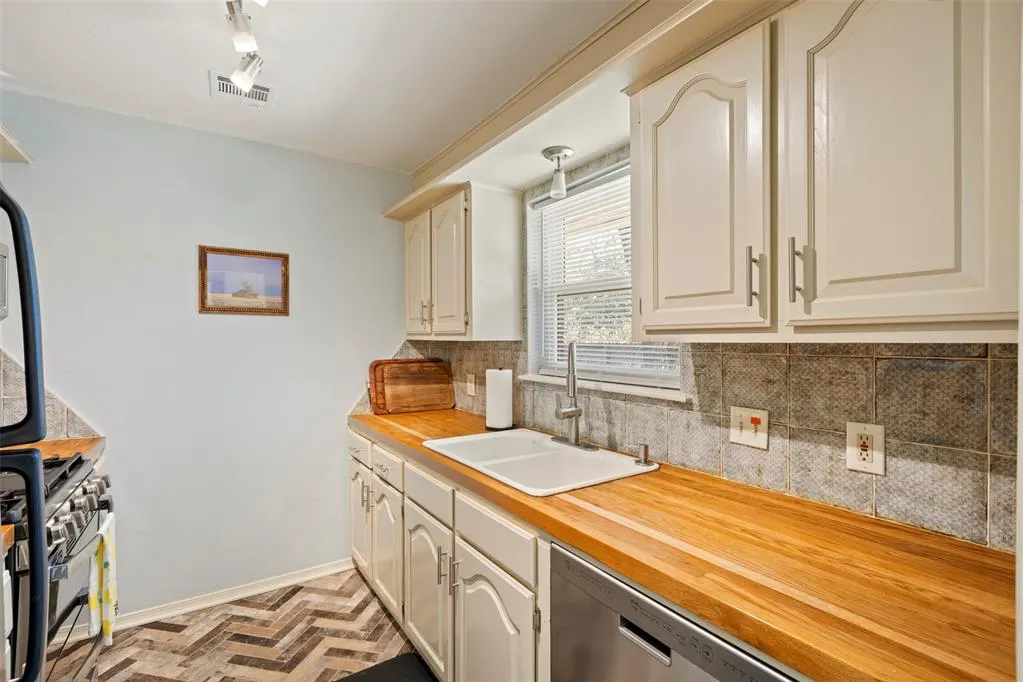 Photo 12 — 213 Timbercrest Court, Stillwater, OK 74075