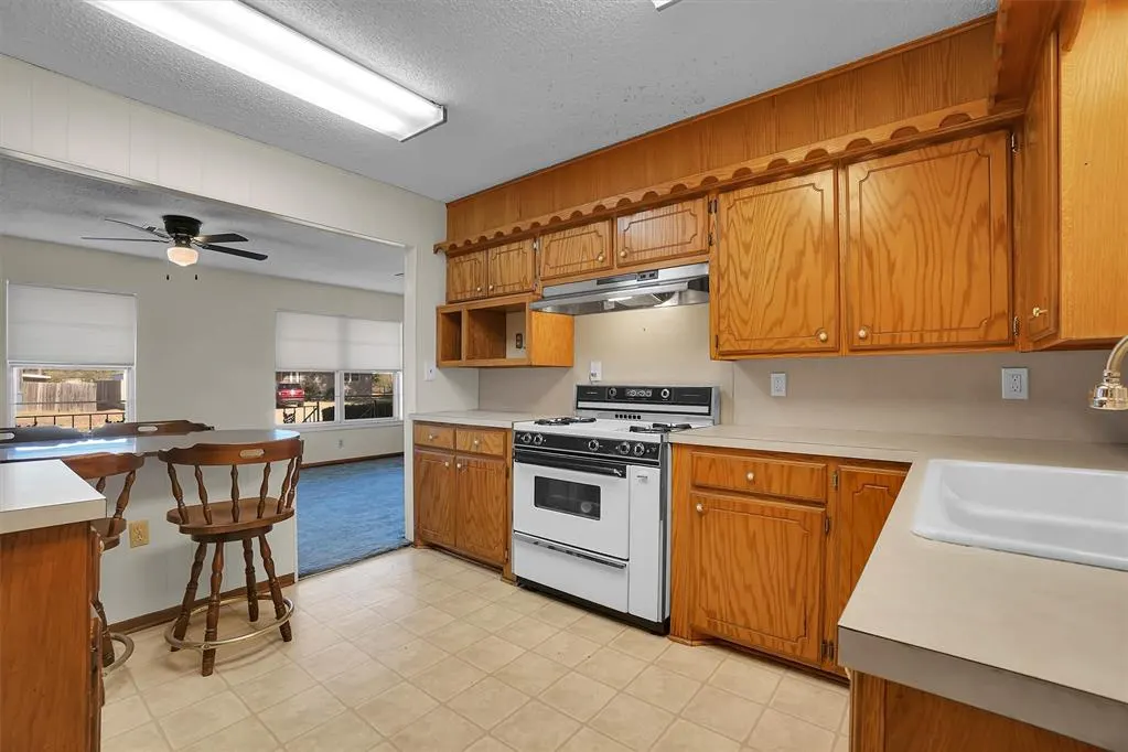 Photo 11 — 1308 Karen Avenue, Altus, OK 73521