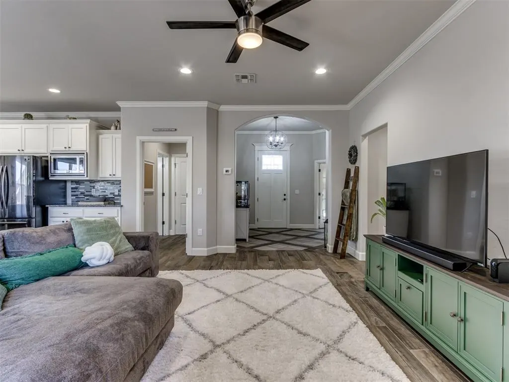 Photo 9 — 6504 Bent Wood Drive, Oklahoma City, OK 73169