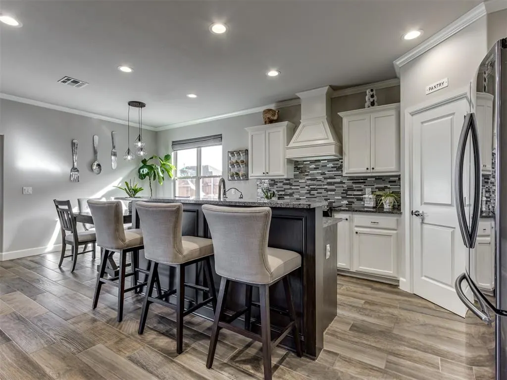 Photo 11 — 6504 Bent Wood Drive, Oklahoma City, OK 73169
