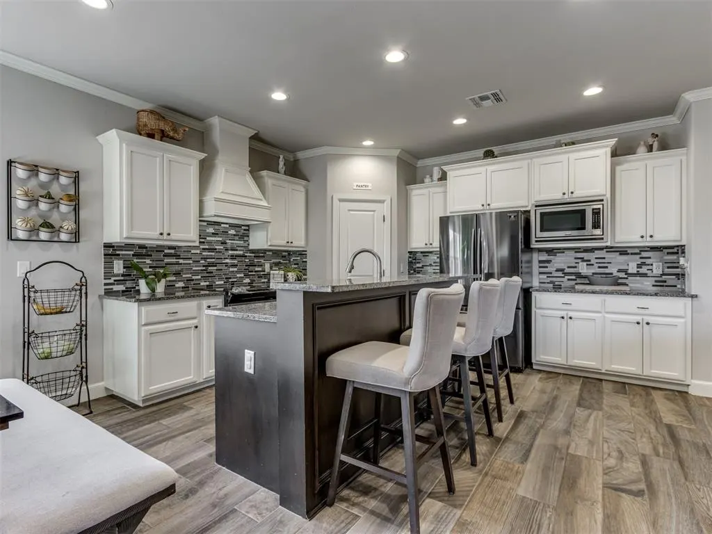 Photo 12 — 6504 Bent Wood Drive, Oklahoma City, OK 73169