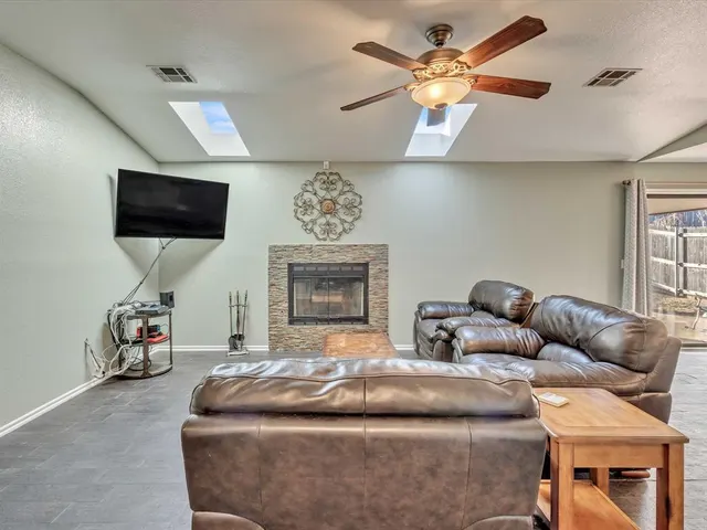 Photo 3 — 1317 Tara Drive, Midwest City, OK 73130