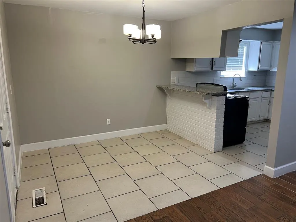 Photo 6 — 6804 Lancer Lane, Oklahoma City, OK 73132