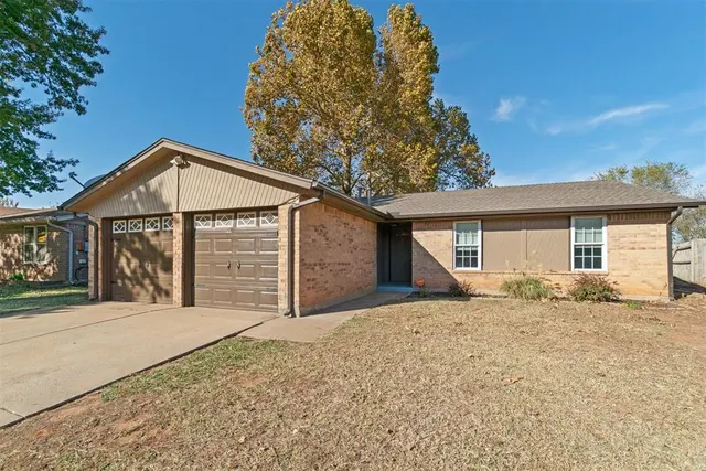 Front exterior — 1205 Swan Lake Road, Edmond, OK 73003