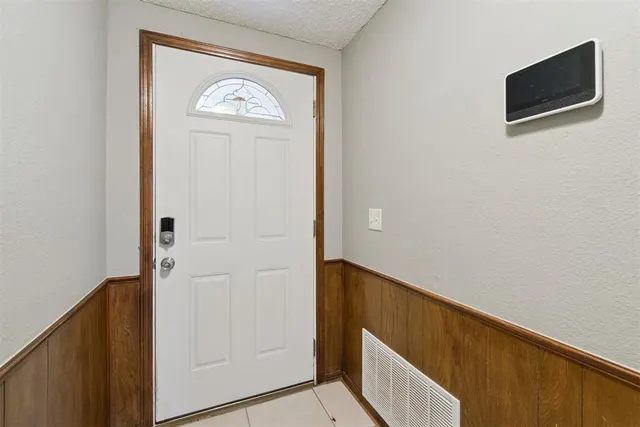 Photo 2 — 1205 Swan Lake Road, Edmond, OK 73003