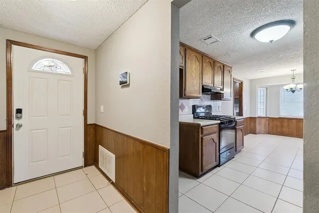 Photo 3 — 1205 Swan Lake Road, Edmond, OK 73003