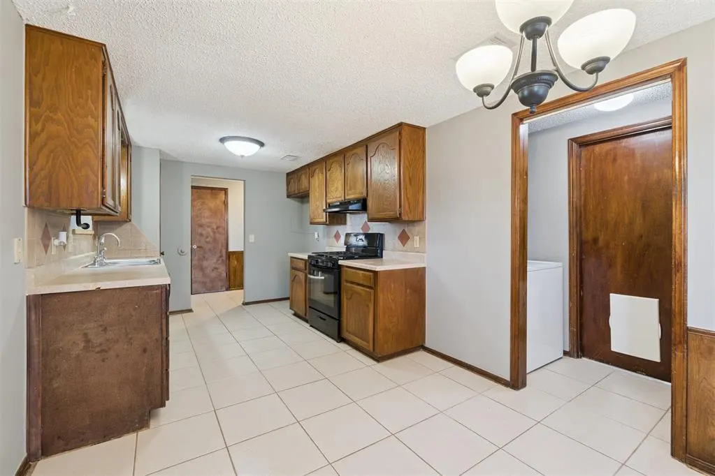 Photo 13 — 1205 Swan Lake Road, Edmond, OK 73003