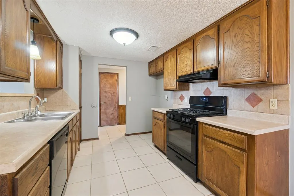 Photo 15 — 1205 Swan Lake Road, Edmond, OK 73003