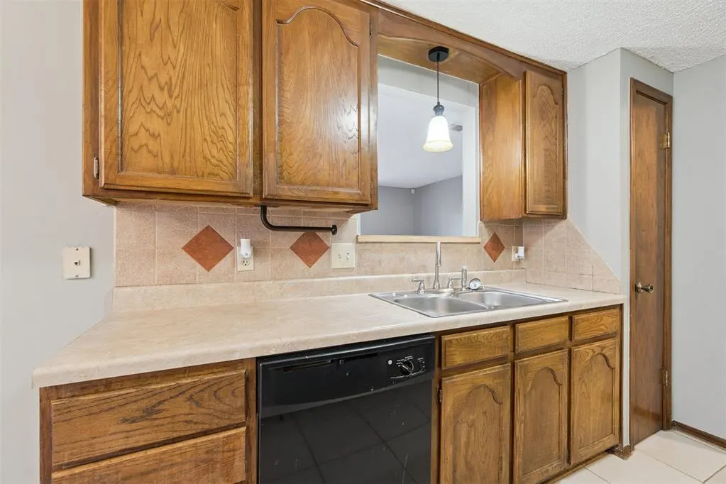 Photo 17 — 1205 Swan Lake Road, Edmond, OK 73003
