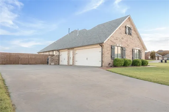 Photo 4 — 14200 SE 76th Place, Oklahoma City, OK 73150