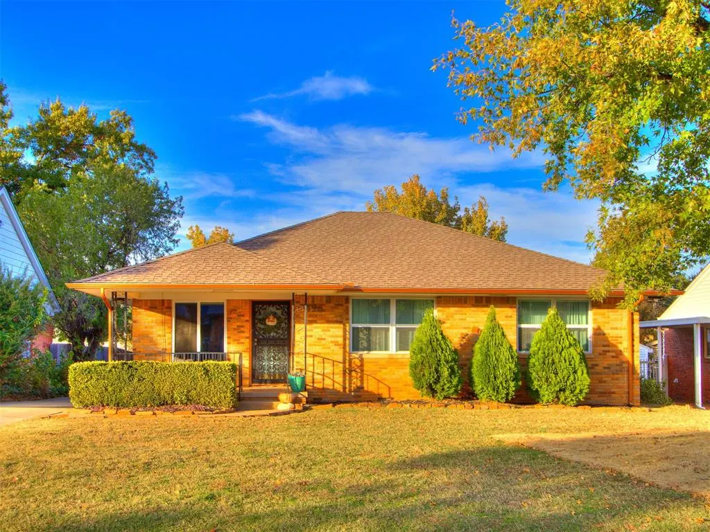 Photo 2 — 425 NW 44th Street, Oklahoma City, OK 73118