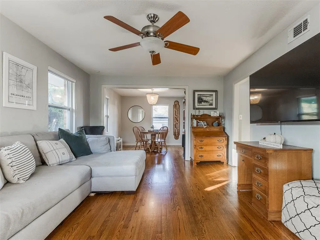Photo 6 — 425 NW 44th Street, Oklahoma City, OK 73118