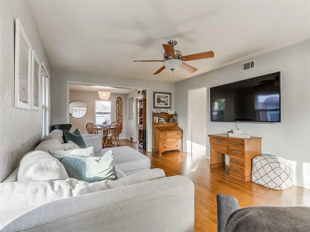 Photo 8 — 425 NW 44th Street, Oklahoma City, OK 73118