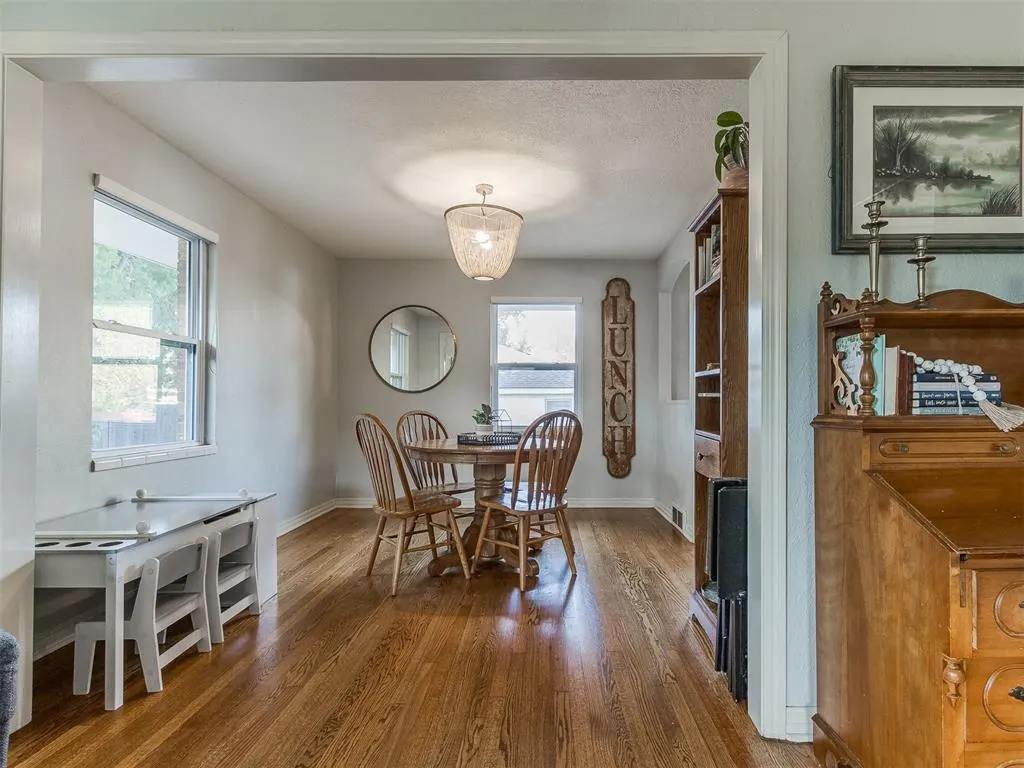 Photo 9 — 425 NW 44th Street, Oklahoma City, OK 73118