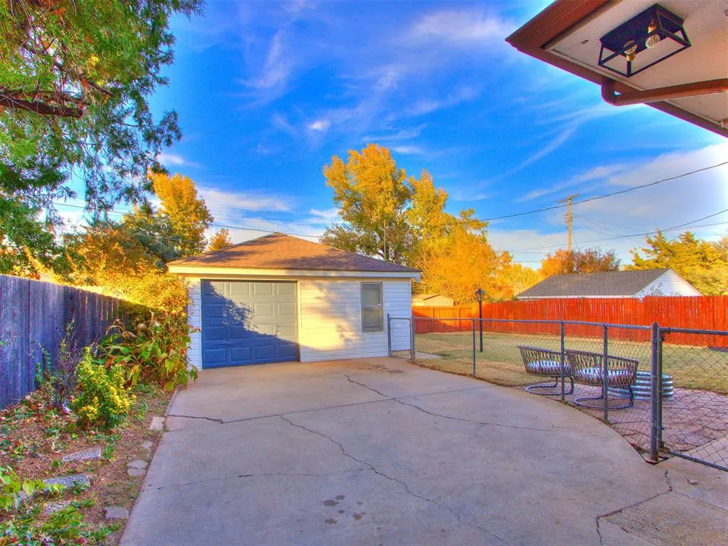 Photo 29 — 425 NW 44th Street, Oklahoma City, OK 73118