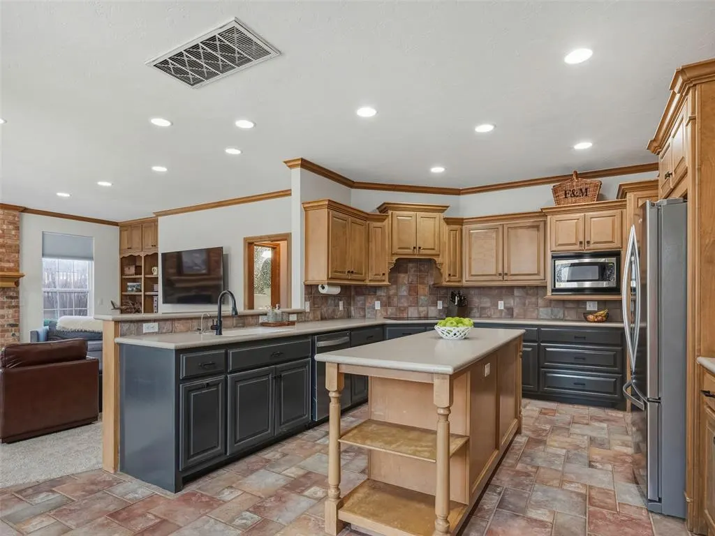 Photo 11 — 1512 Wild Plum Court, Edmond, OK 73025