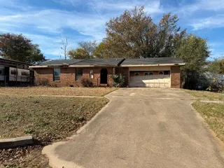 Sold home at 1321 S Okfuskee Avenue
