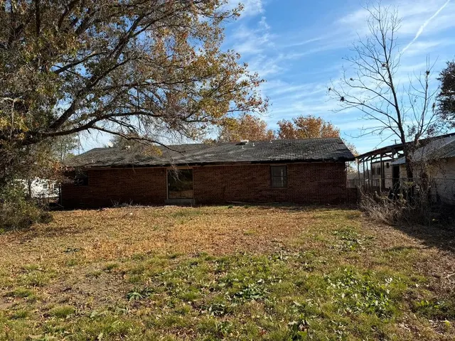 Photo 4 — 1321 S Okfuskee Avenue, Wewoka, OK 74884
