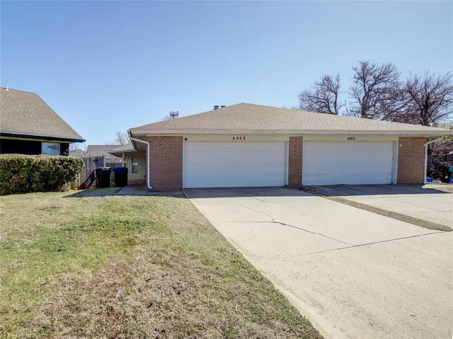 Photo 2 — 6908 Woodlake Drive, Oklahoma City, OK 73132