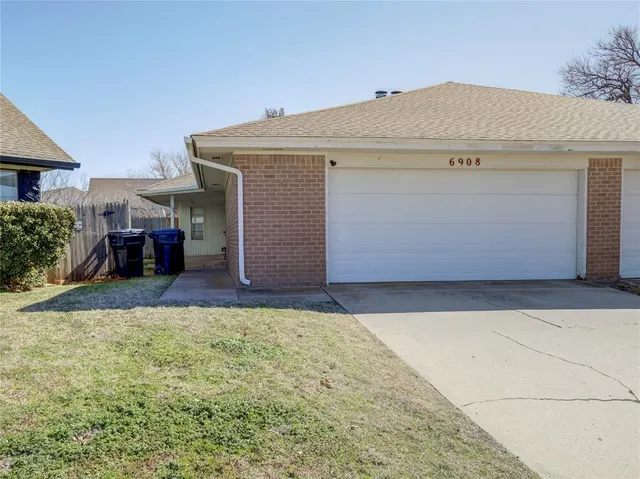 Photo 3 — 6908 Woodlake Drive, Oklahoma City, OK 73132