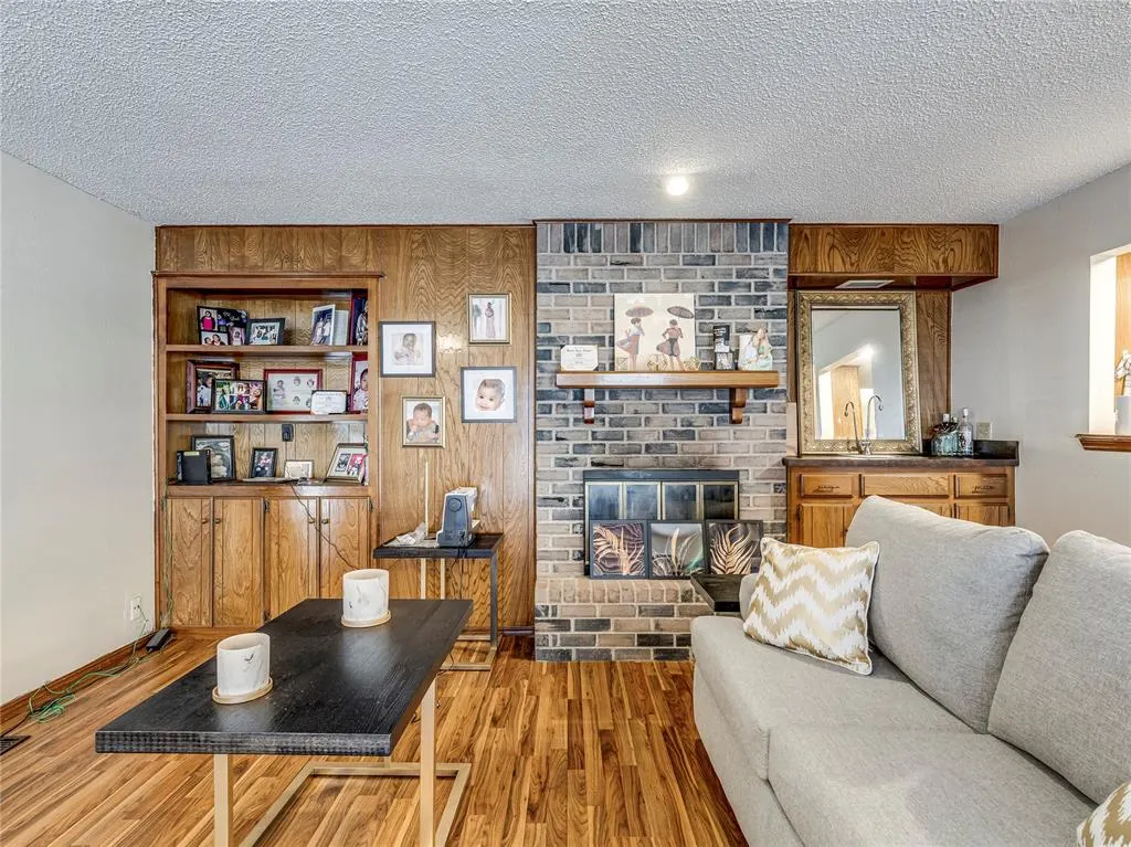 Photo 11 — 6908 Woodlake Drive, Oklahoma City, OK 73132