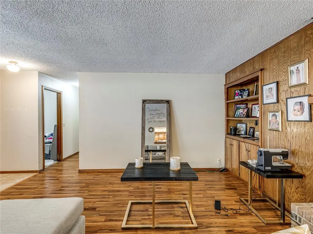 Photo 14 — 6908 Woodlake Drive, Oklahoma City, OK 73132