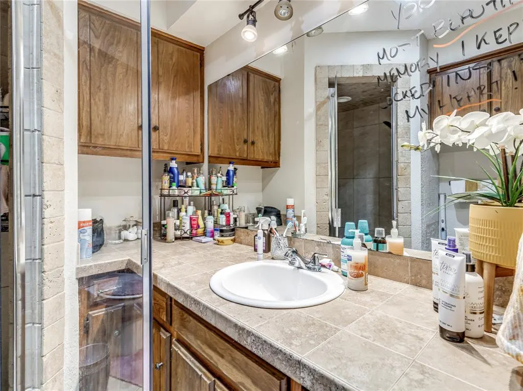 Photo 25 — 6908 Woodlake Drive, Oklahoma City, OK 73132