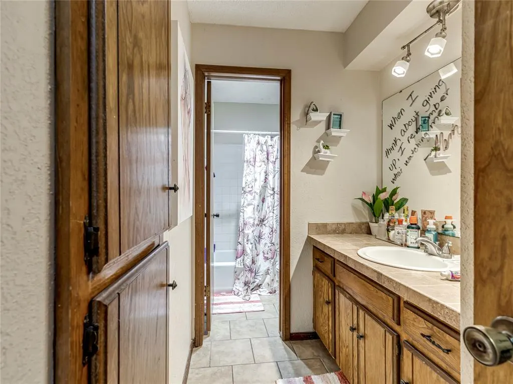 Photo 28 — 6908 Woodlake Drive, Oklahoma City, OK 73132