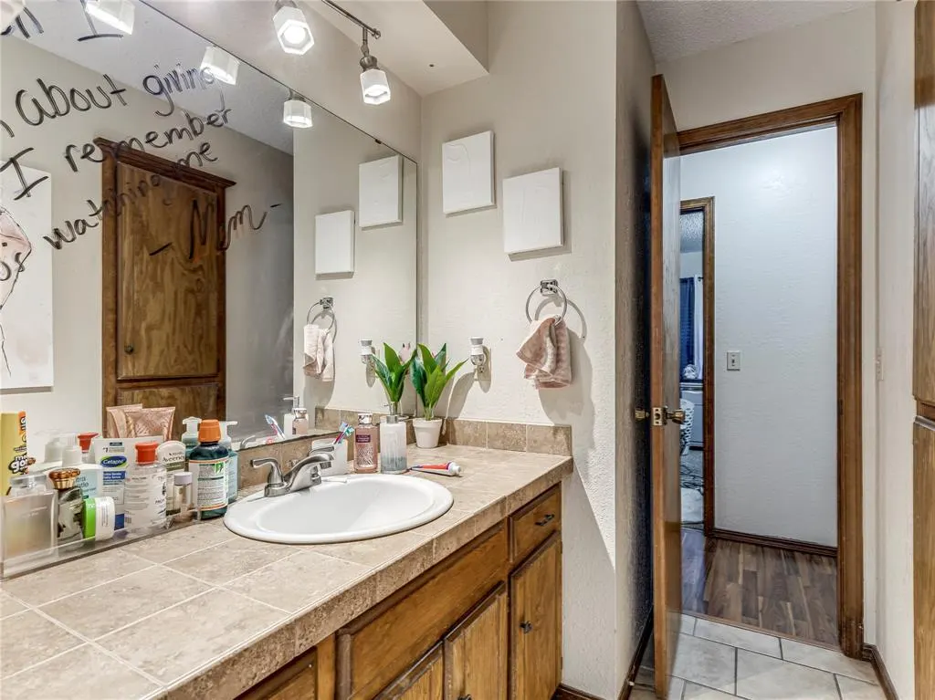 Photo 29 — 6908 Woodlake Drive, Oklahoma City, OK 73132
