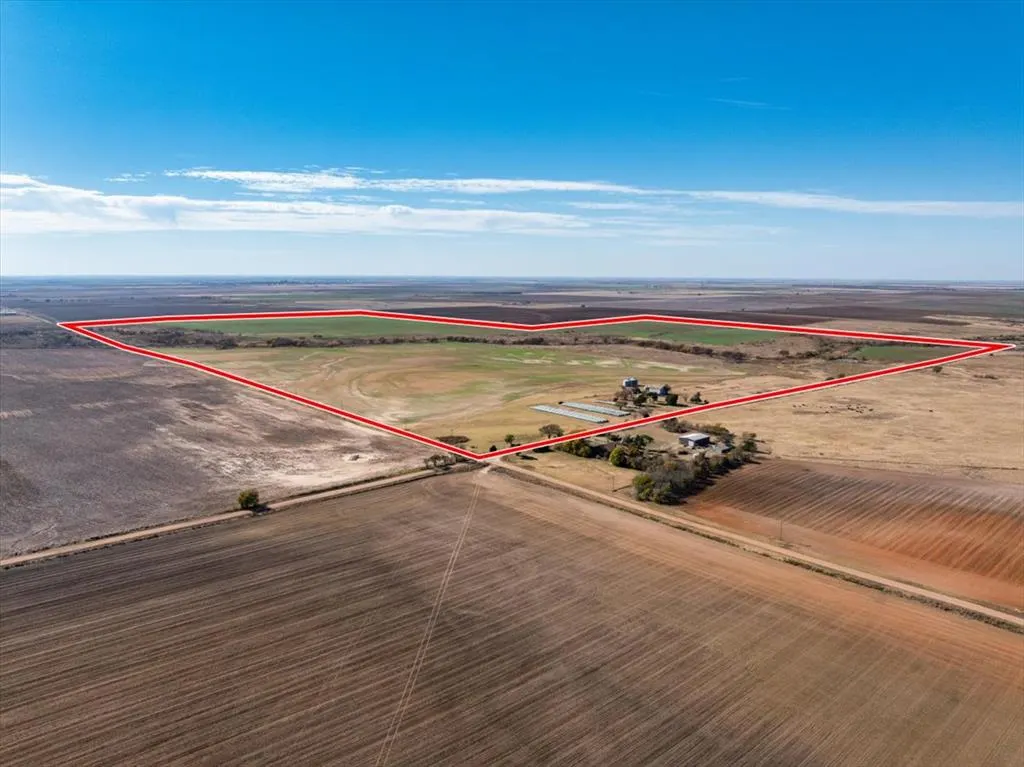 Photo 2 — 17847 SW New Hope Road, Faxon, OK 73540
