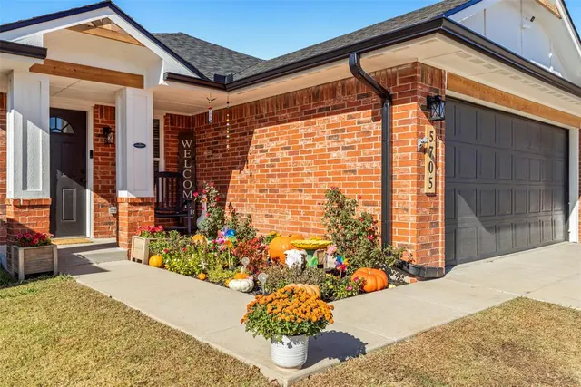Photo 2 — 5705 Marblewood Drive, Oklahoma City, OK 73179