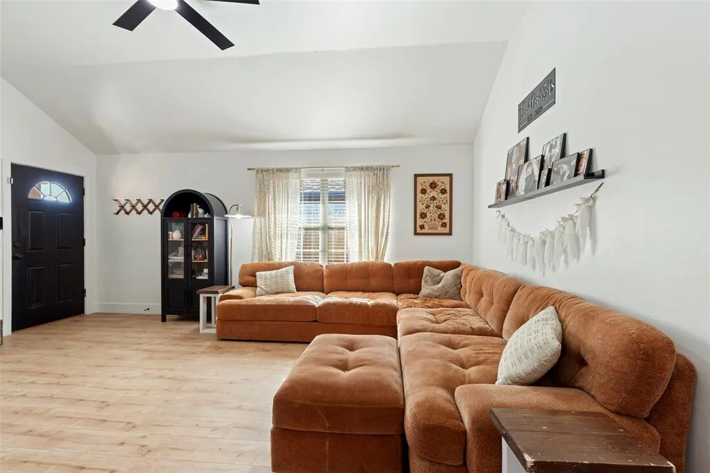 Photo 6 — 5705 Marblewood Drive, Oklahoma City, OK 73179