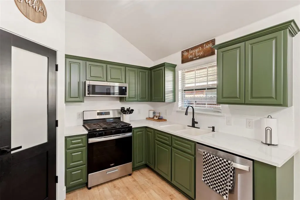 Photo 7 — 5705 Marblewood Drive, Oklahoma City, OK 73179