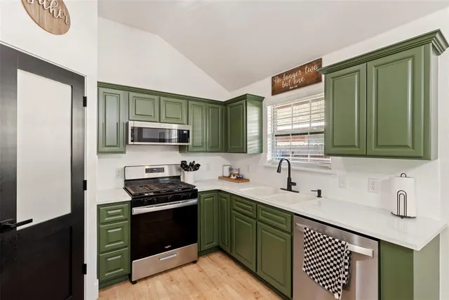 Photo 7 — 5705 Marblewood Drive, Oklahoma City, OK 73179