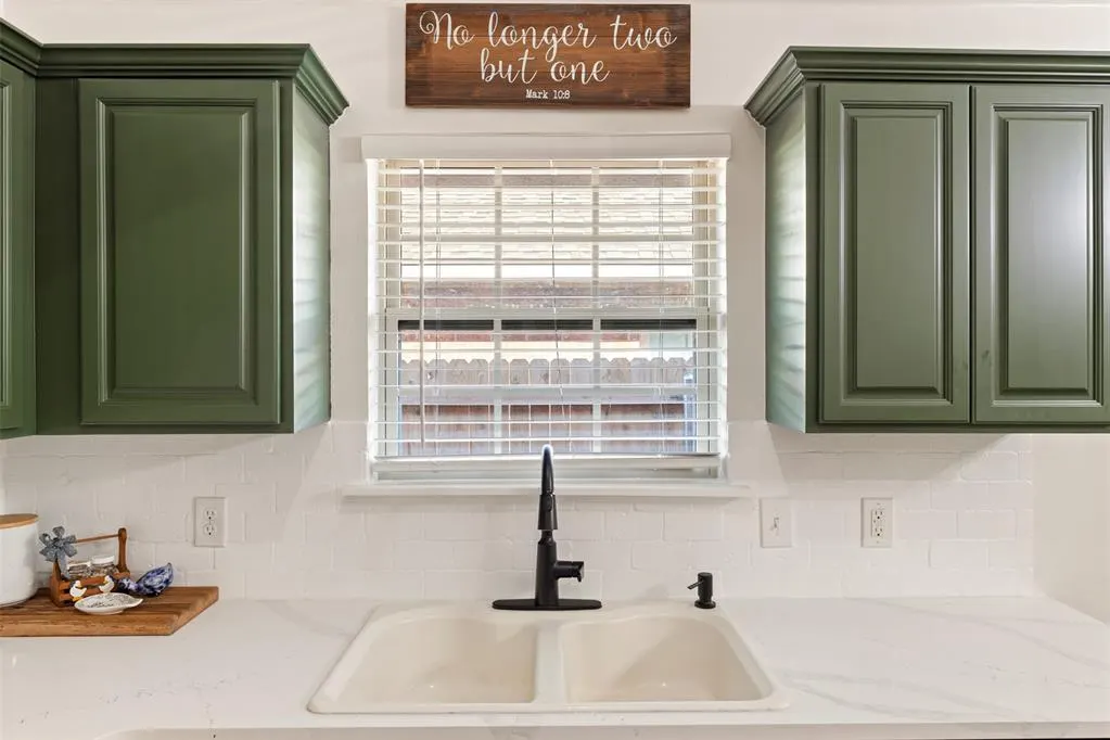 Photo 8 — 5705 Marblewood Drive, Oklahoma City, OK 73179