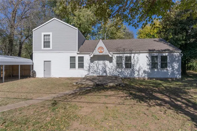 Photo 5 — 8401 NE 28th Street, Spencer, OK 73084