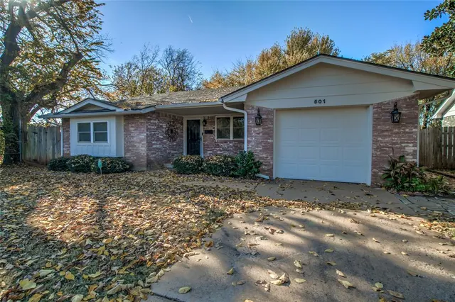 Front exterior — 501 Meadow Lake Drive, Edmond, OK 73003