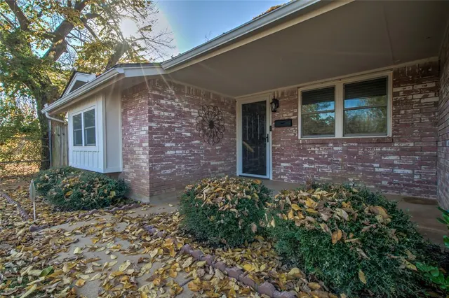 Photo 4 — 501 Meadow Lake Drive, Edmond, OK 73003