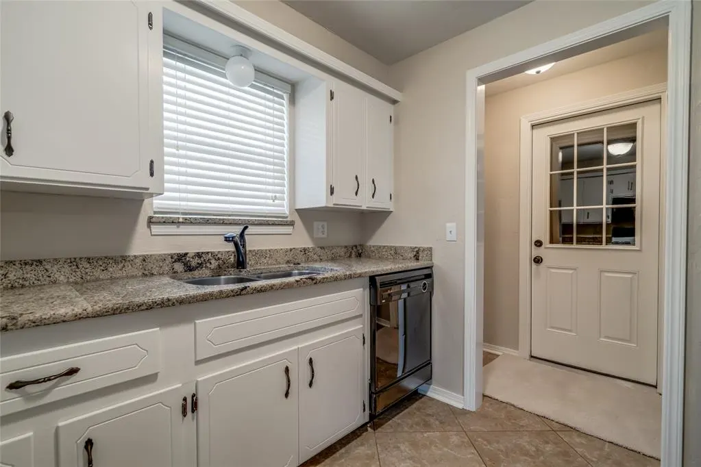 Photo 18 — 501 Meadow Lake Drive, Edmond, OK 73003