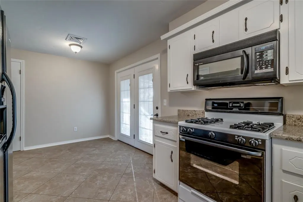 Photo 19 — 501 Meadow Lake Drive, Edmond, OK 73003